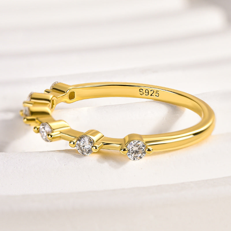 Louily Moissanite 0.2 Ct Round Cut Women's Wedding Band