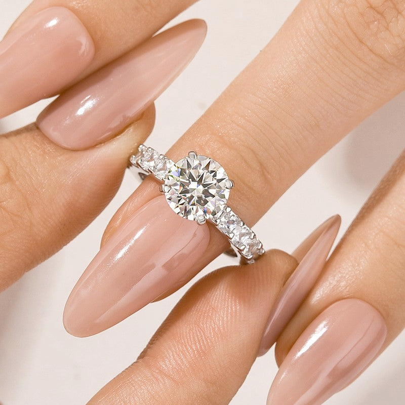 Moissanite 2.0Ct Round Cut Engagement Ring In Sterling Silver